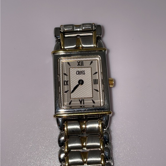 Vintage CROSS Swiss Timepiece Watch Stainless Steel Yellow Gold Water Resistant - Picture 7 of 15